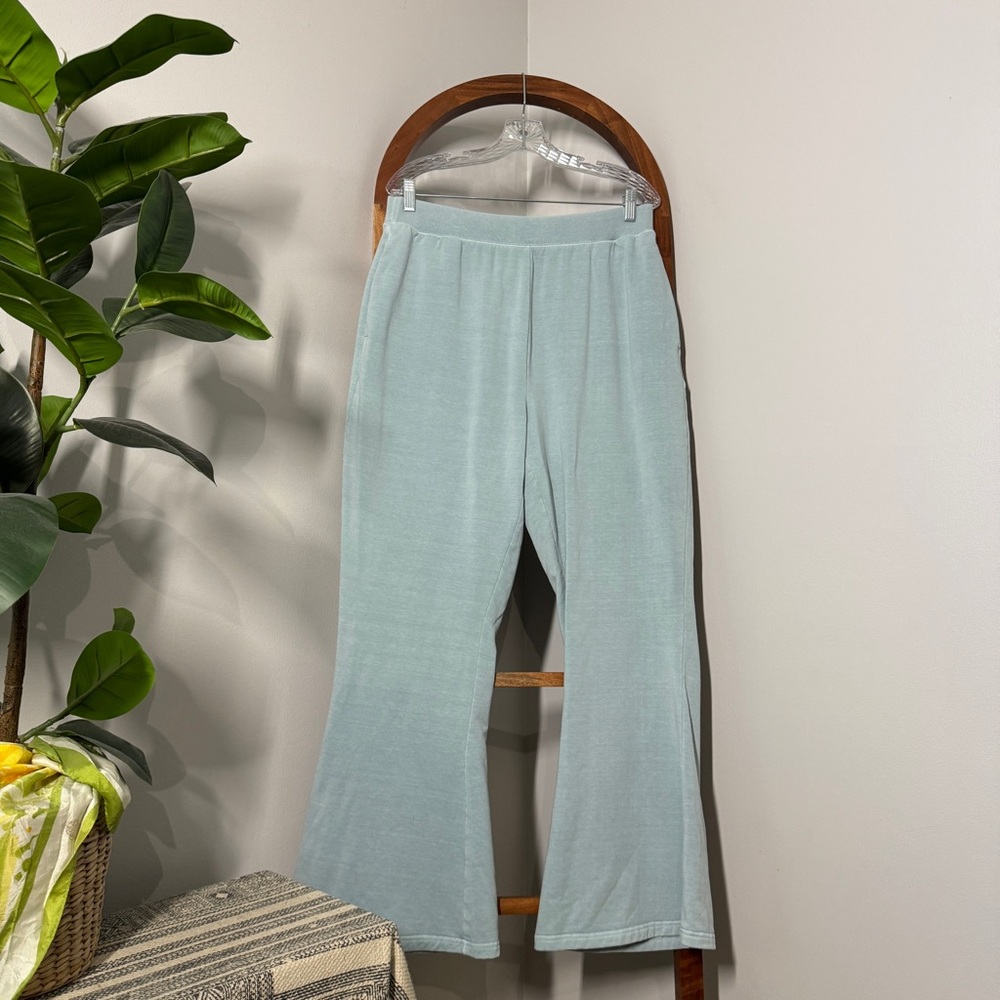 Old Navy LARGE Extra High Waisted Snuggly Fleece Flare Sweatpants in Ionian Sea